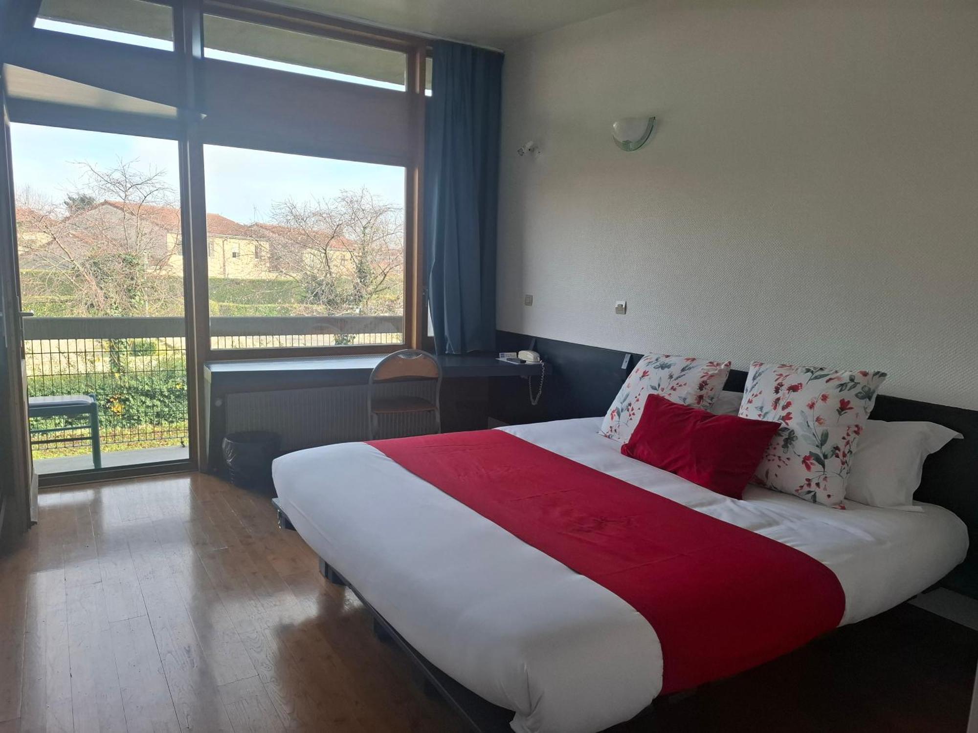 Hotel Restaurant Cirius Montrond-les-Bains Εξωτερικό φωτογραφία