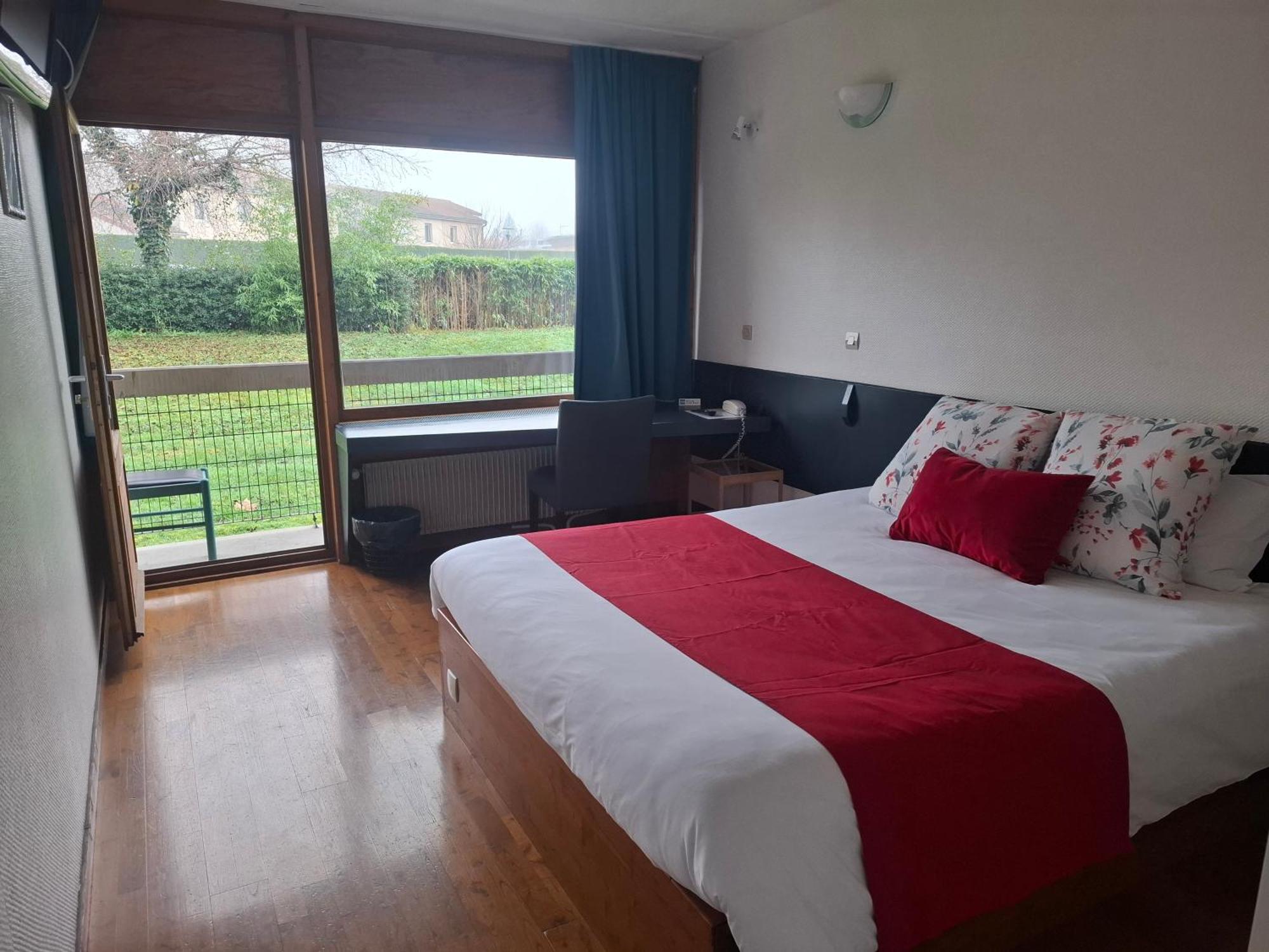 Hotel Restaurant Cirius Montrond-les-Bains Εξωτερικό φωτογραφία